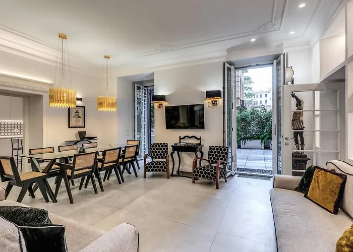 Luxury Flat With Terrace By Historic Center
