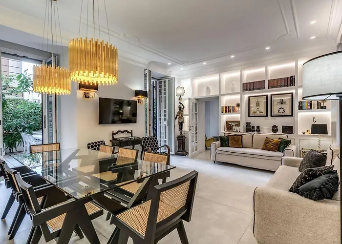 Luxury Flat With Terrace By Historic Center Appartamento